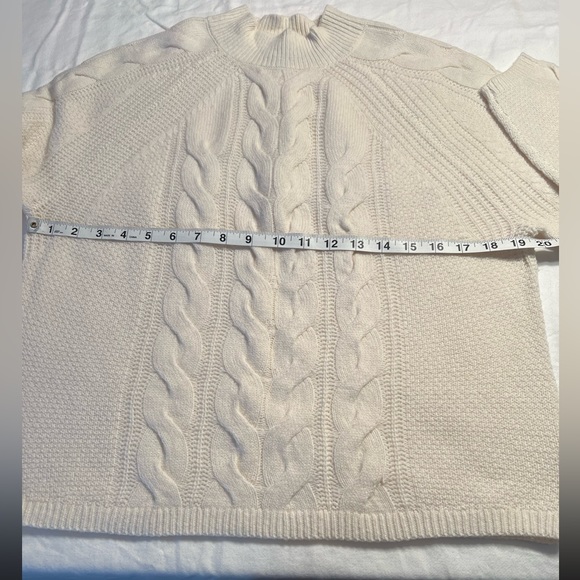 NWOT Merino Blend Banana Republic Ivory Pura Merino-Blend Sweater Sz M - Picture 8 of 9